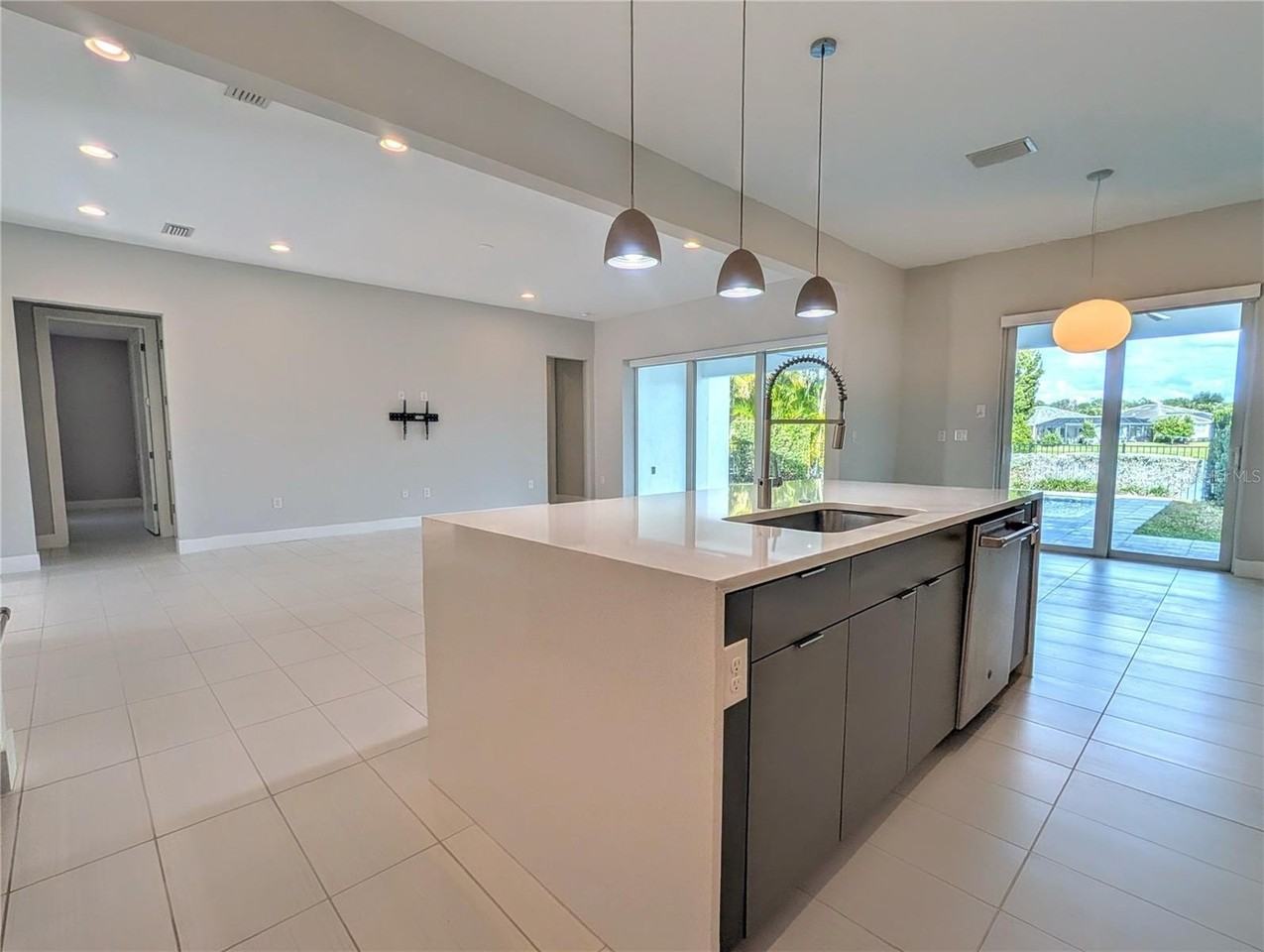 7744 Sandhill Lake Dr - Photo 6 of 35