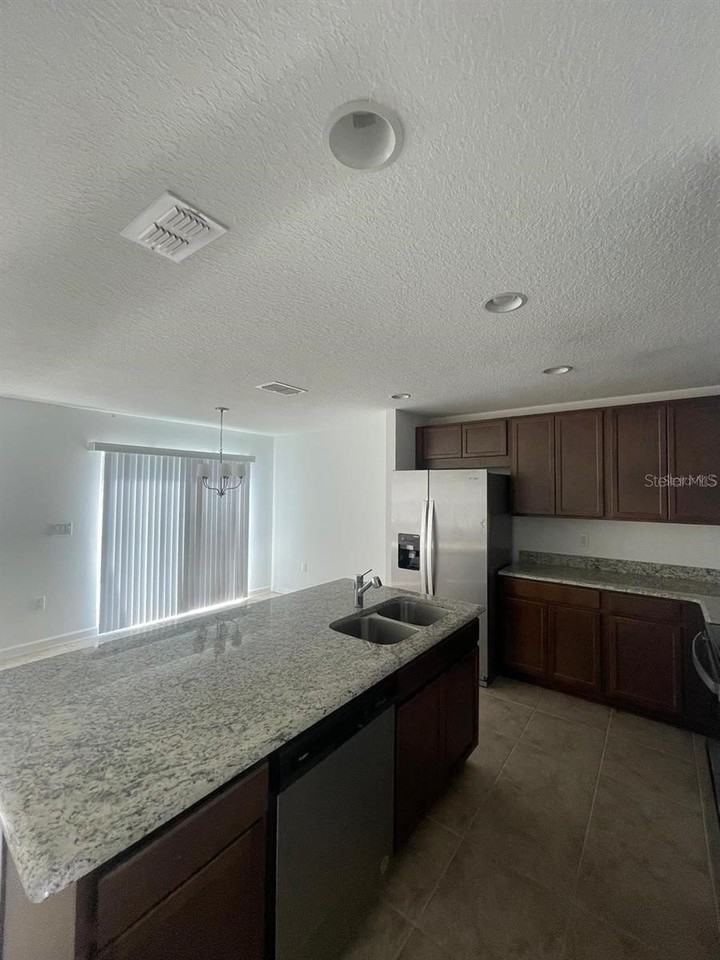 1202 Tupelo Trl - Photo 3 of 12