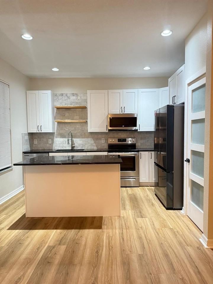 4132 Hunters Park Ln - Photo 2 of 16