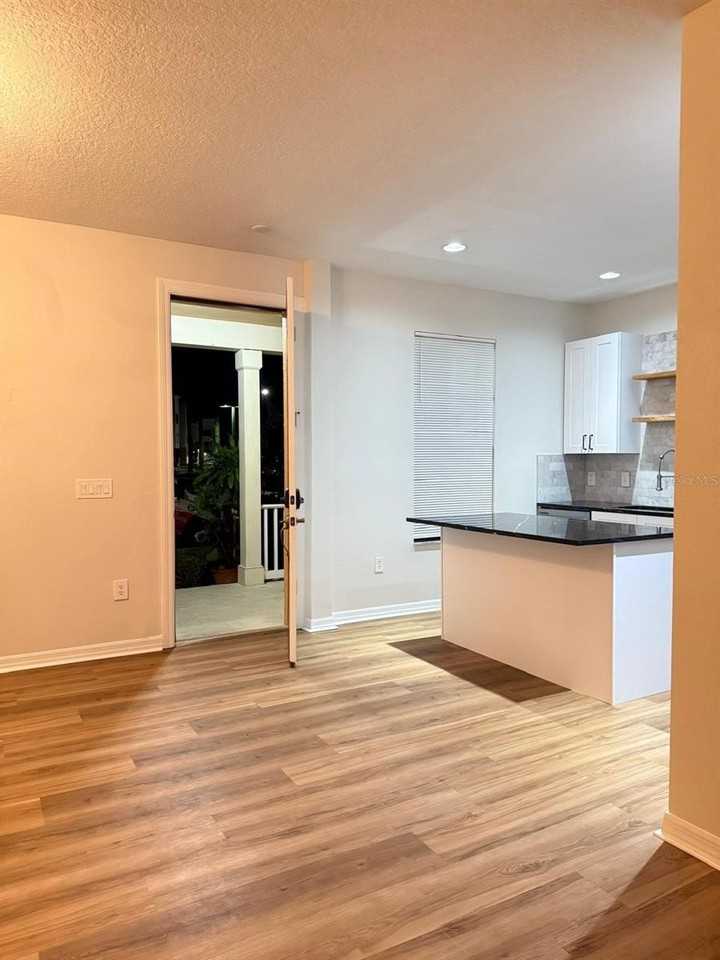 4132 Hunters Park Ln - Photo 5 of 16