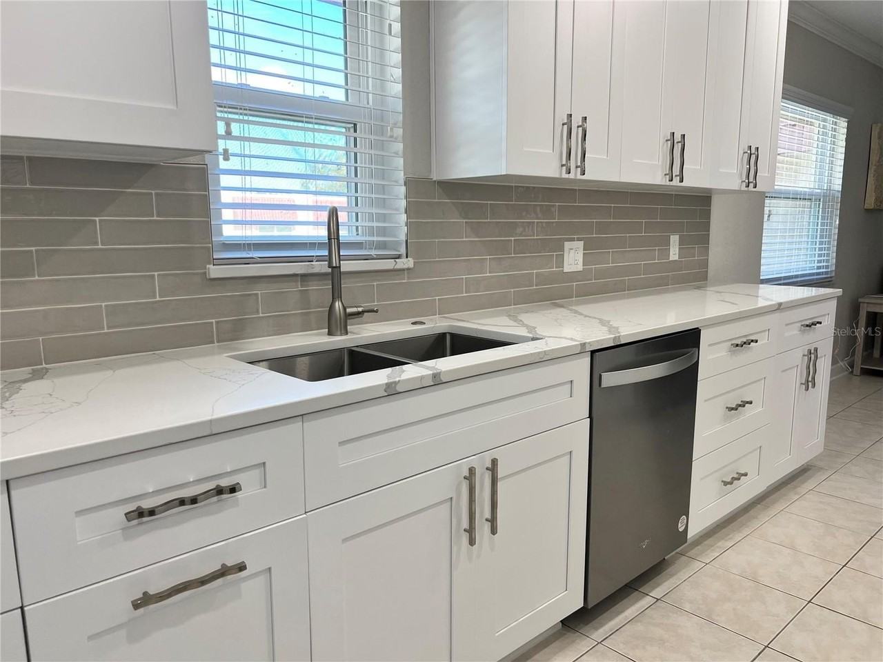 10036 63rd Ave N #22 - Photo 5 of 30