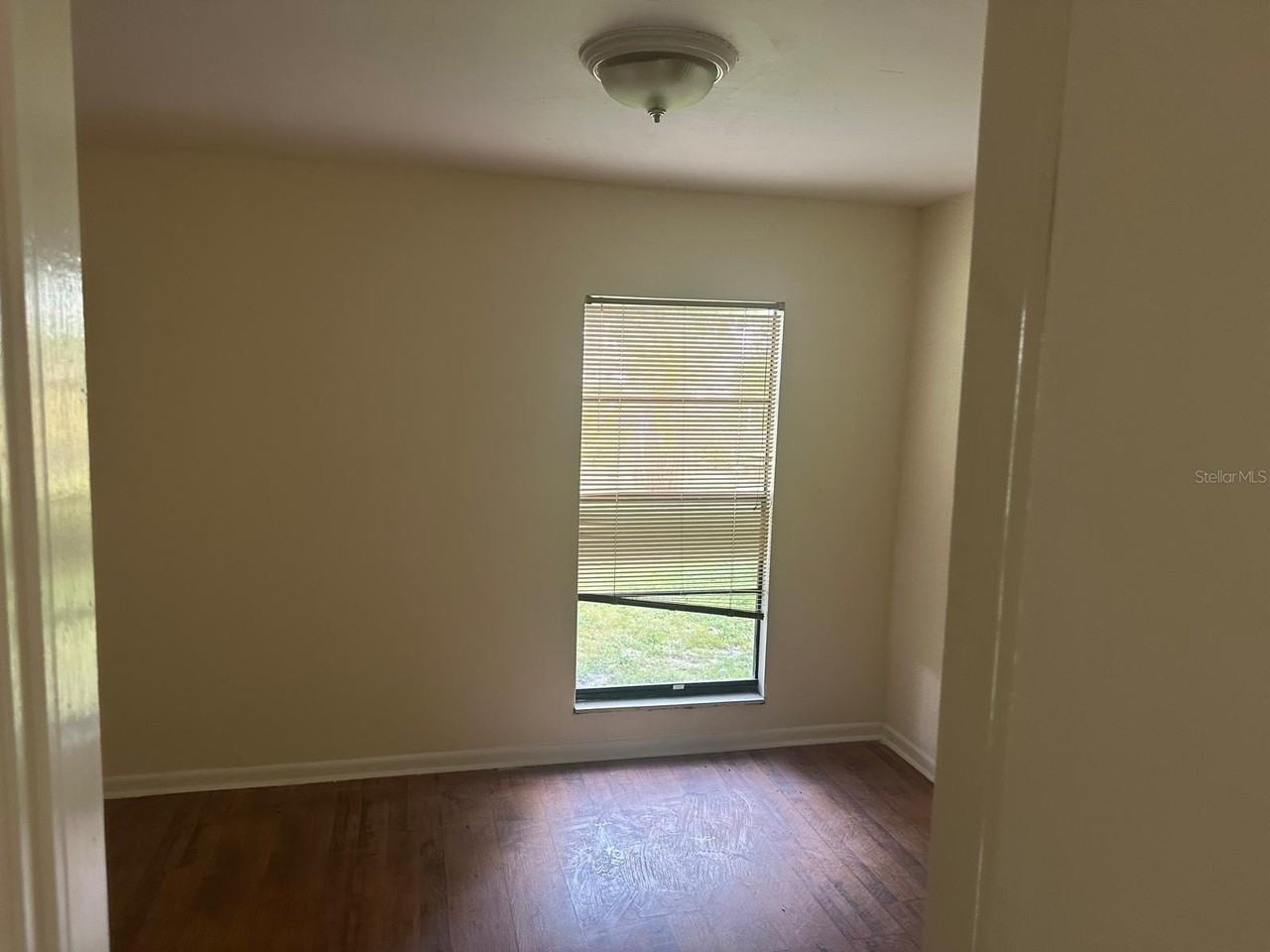 212 N Chestnut Rd - Photo 7 of 15