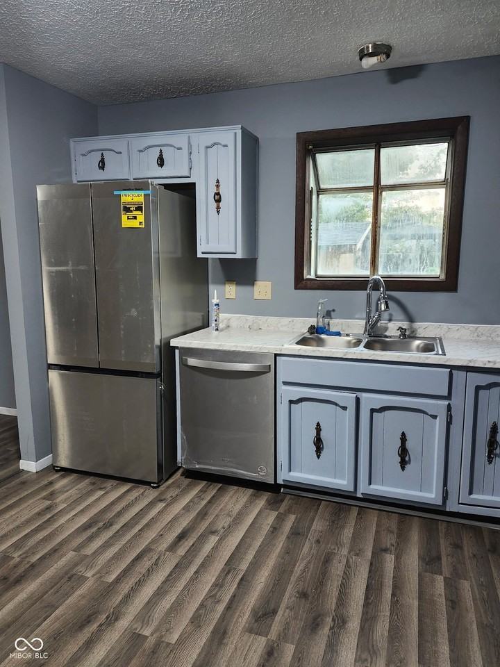 5123 Pappas Dr - Photo 4 of 10