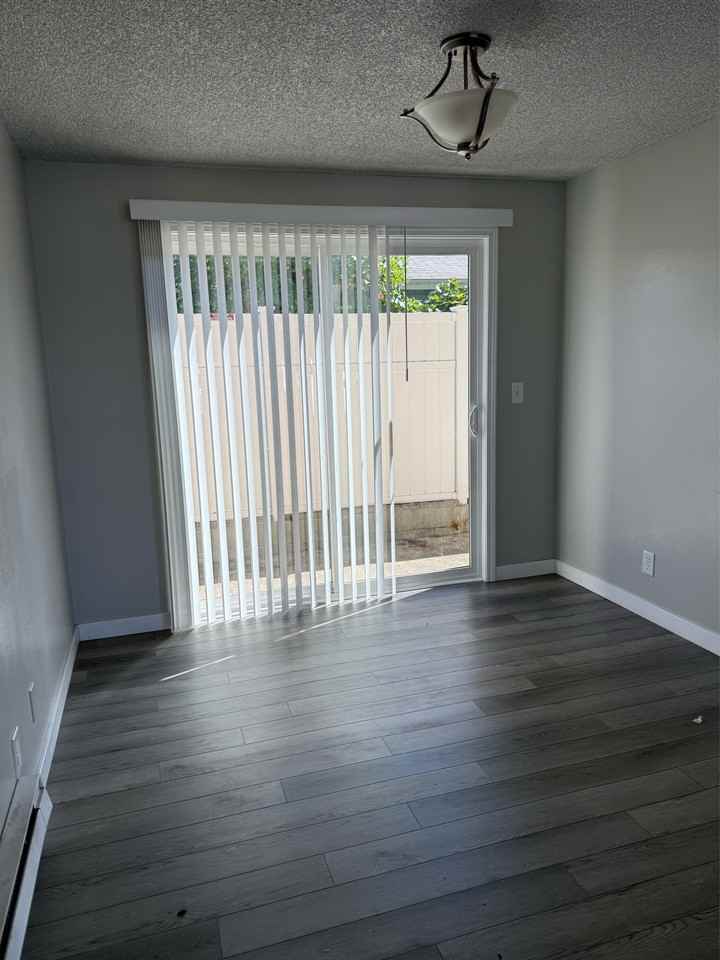 491 Barbur - Photo 3 of 11