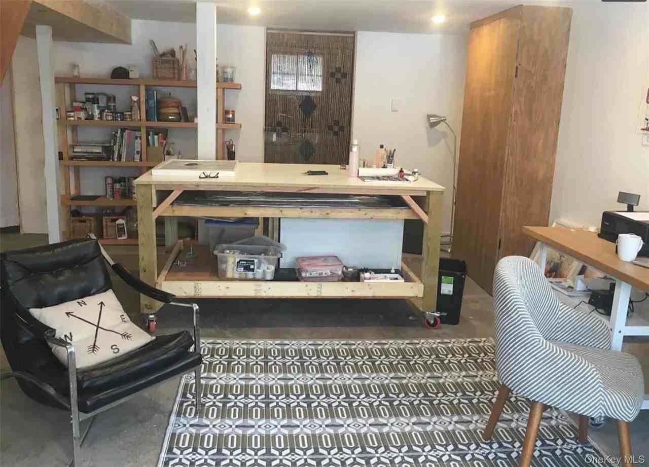 136 School St - Photo 5 of 16