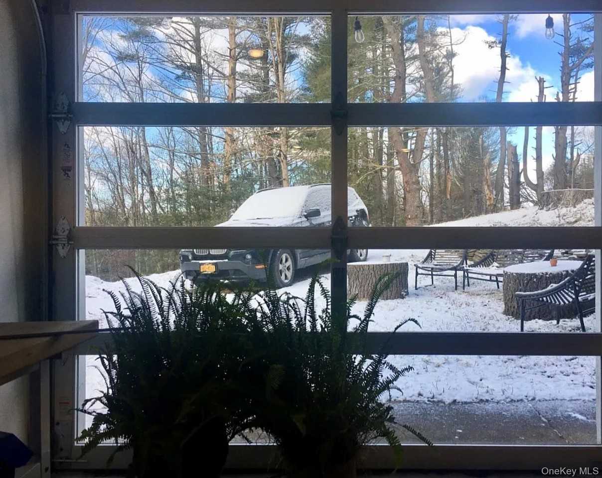 136 School St - Photo 6 of 16