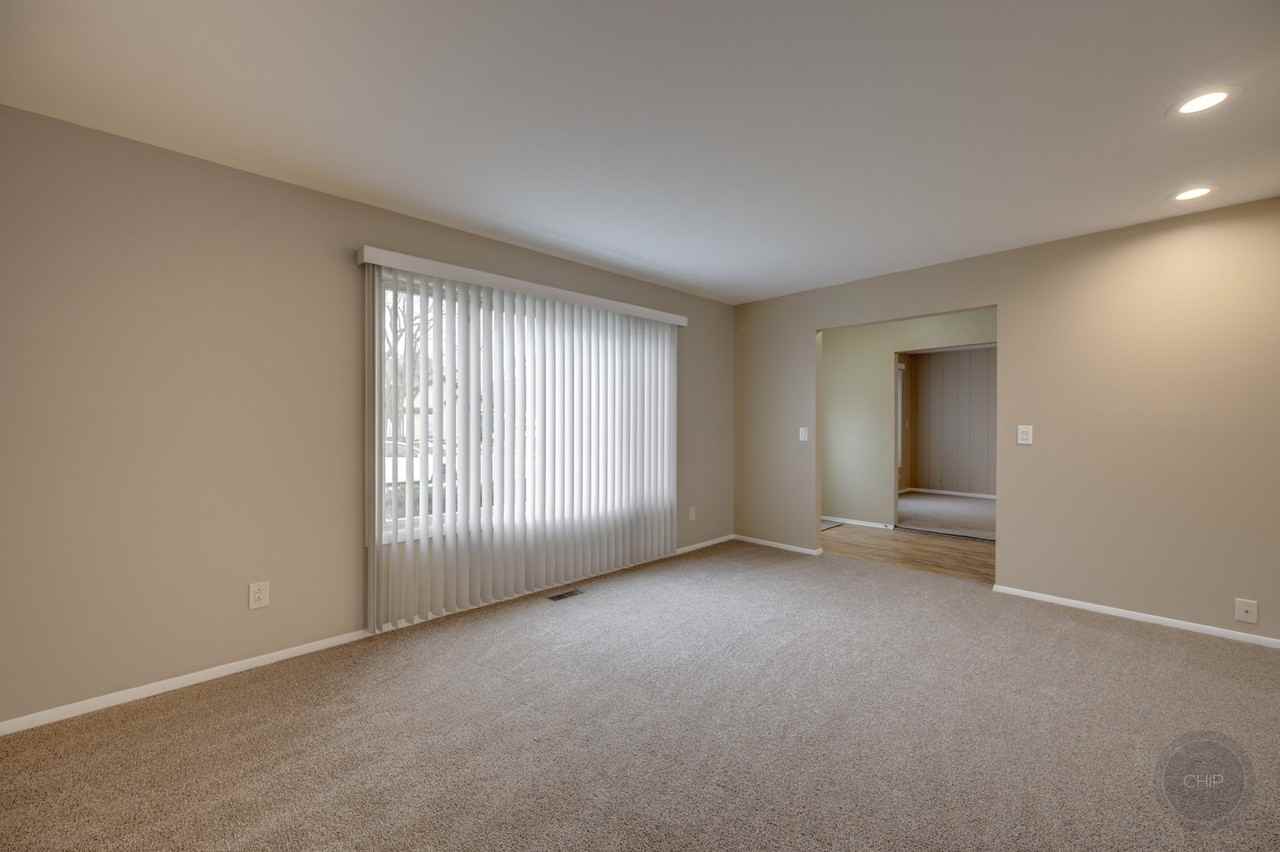 46 Ingleshire Rd - Photo 5 of 37