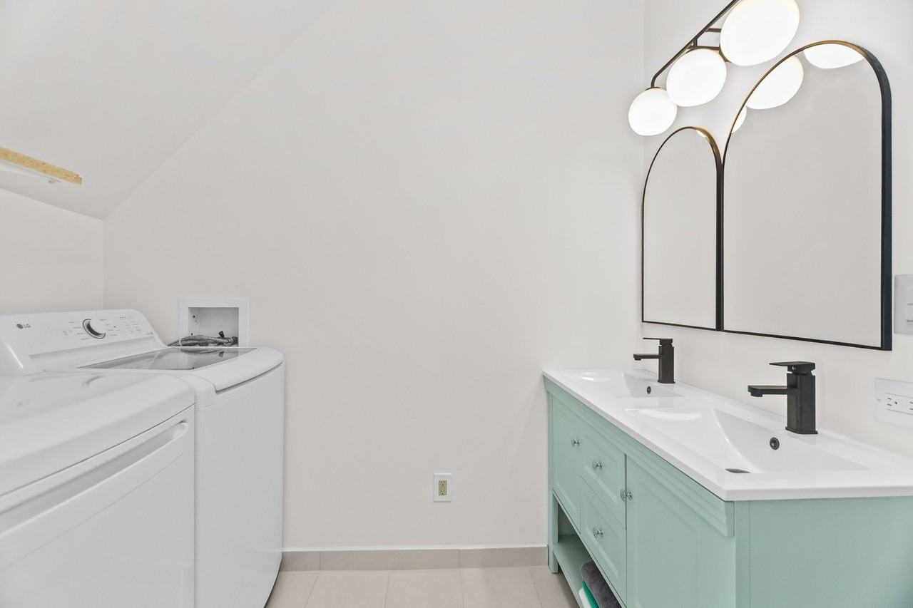 2846 N Troy St Unit 2 #2 - Photo 4 of 18