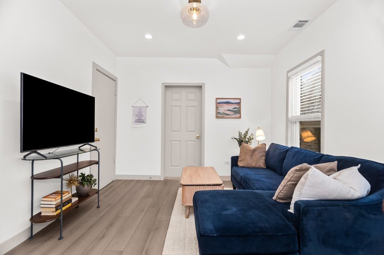 2846 N Troy St Unit 2 #2 - Photo 6 of 18