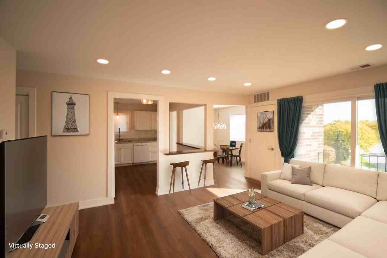 14949 Lakeview Dr Apt 306 #306 - Photo 2 of 19