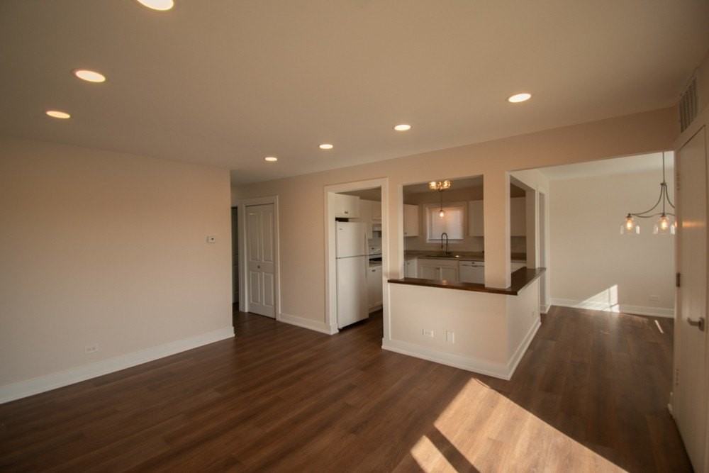 14949 Lakeview Dr Apt 306 #306 - Photo 4 of 19