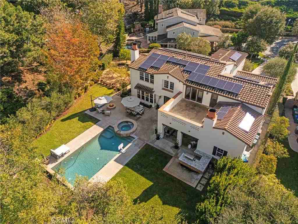 23 Anna Ln - Photo 4 of 39