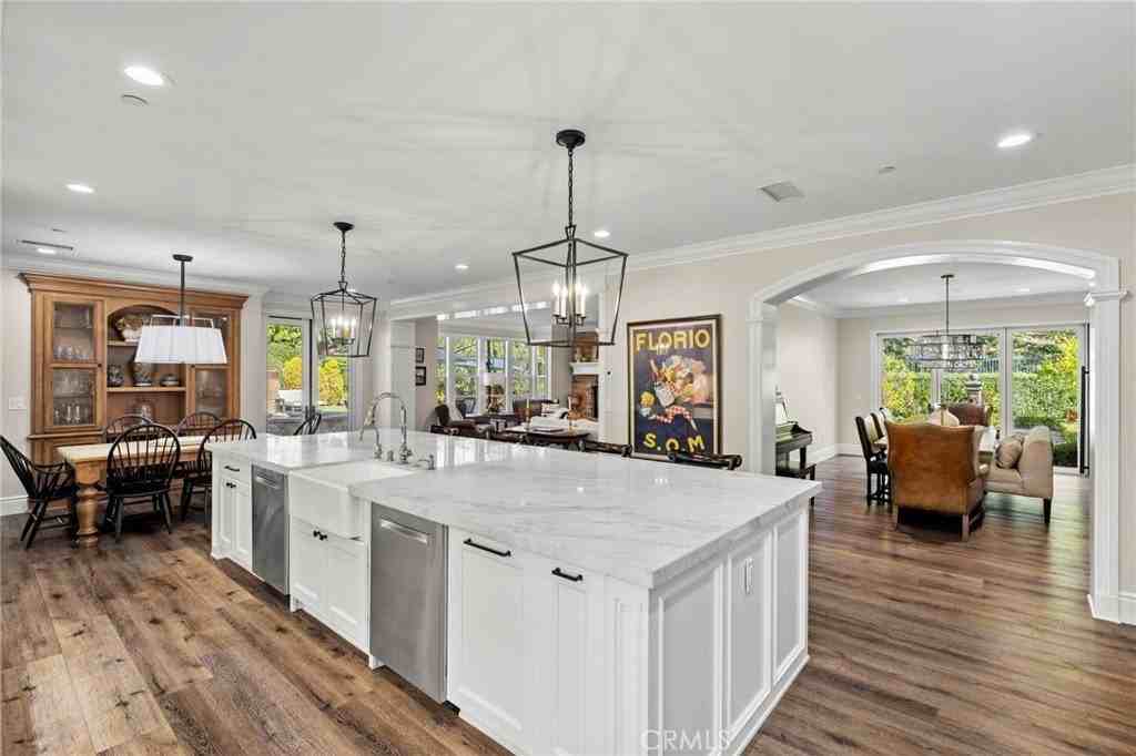 23 Anna Ln - Photo 6 of 39