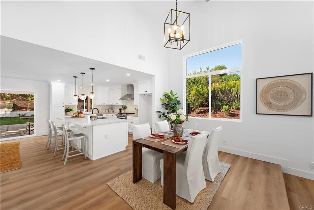 23795 Avenida Columbia - Photo 5 of 28