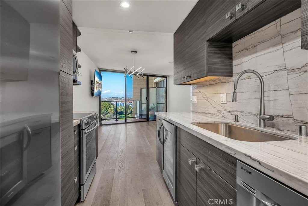 531 Esplanade #903 - Photo 6 of 26