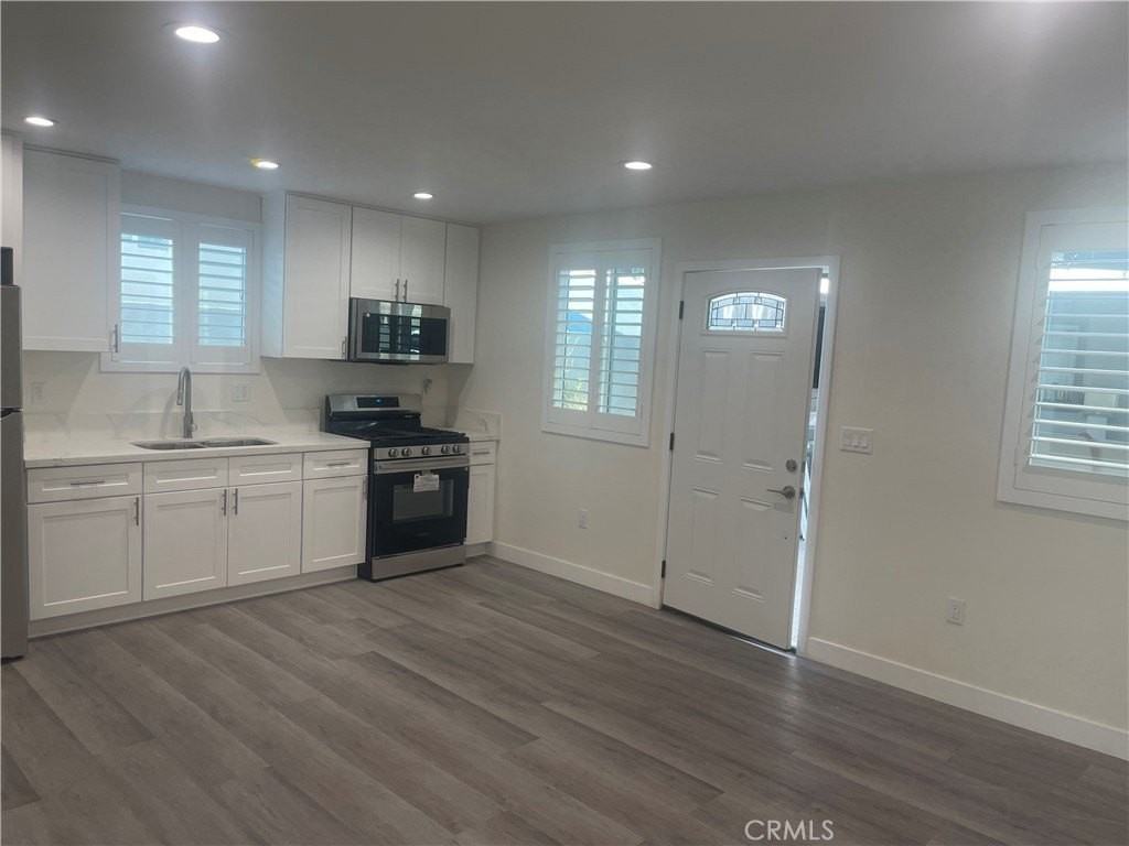 4656 Bell Pl #B - Photo 5 of 15