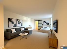 featured image of 3091 Edwin Ave Apt 3d