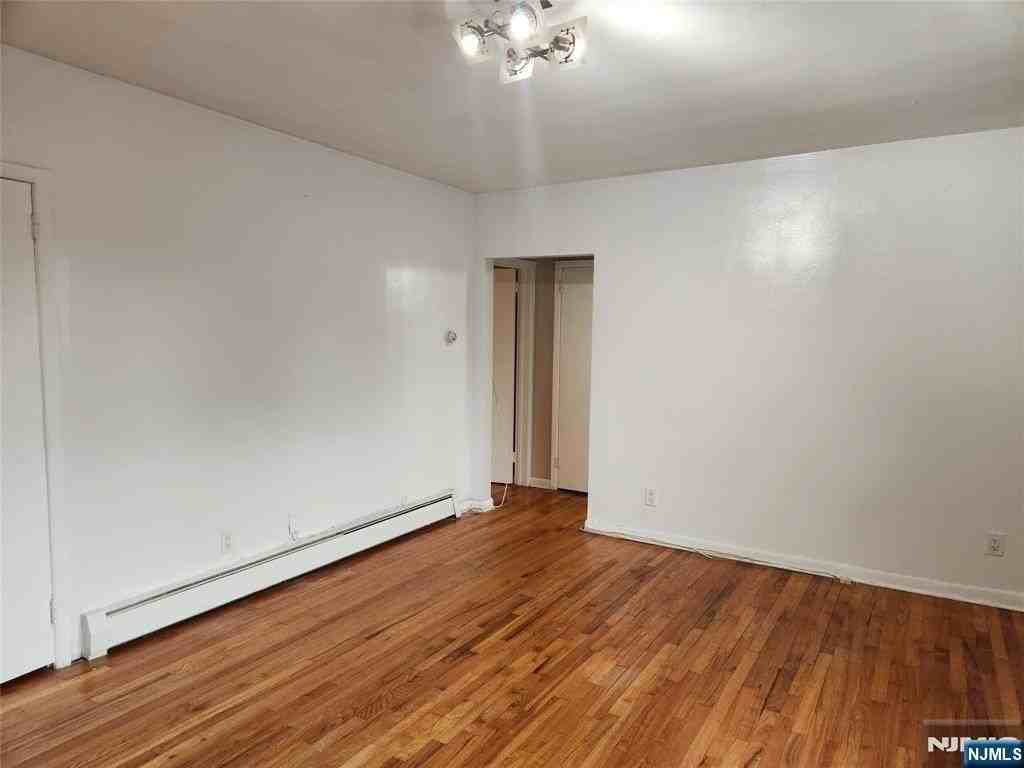 68 E Main St - Photo 4 of 8