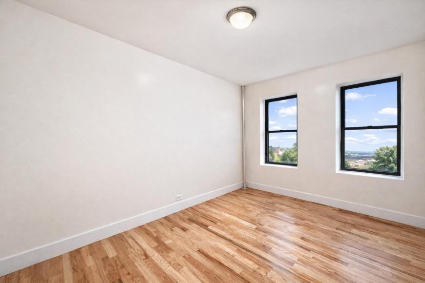 645 W 160th St - Photo 4 of 10