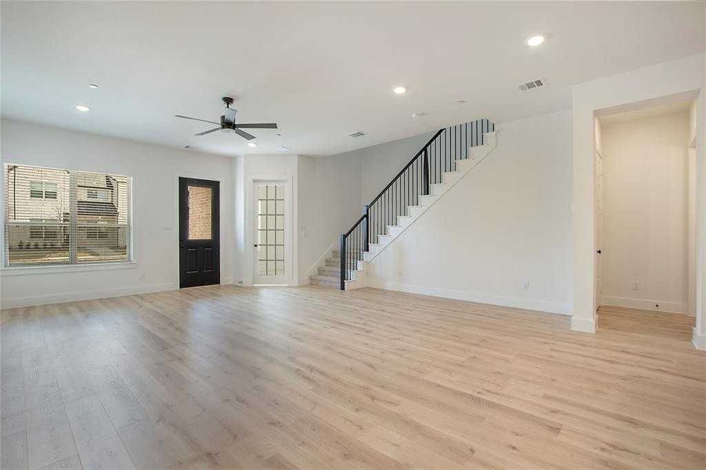 1240 Eureka Springs St - Photo 6 of 40