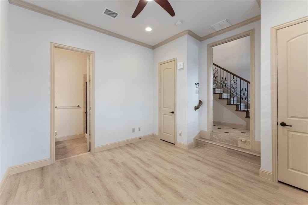 7245 Parkwood Blvd - Photo 5 of 32