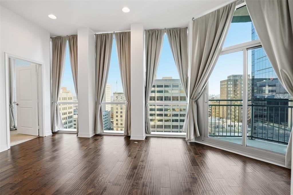 500 Throckmorton St #1409