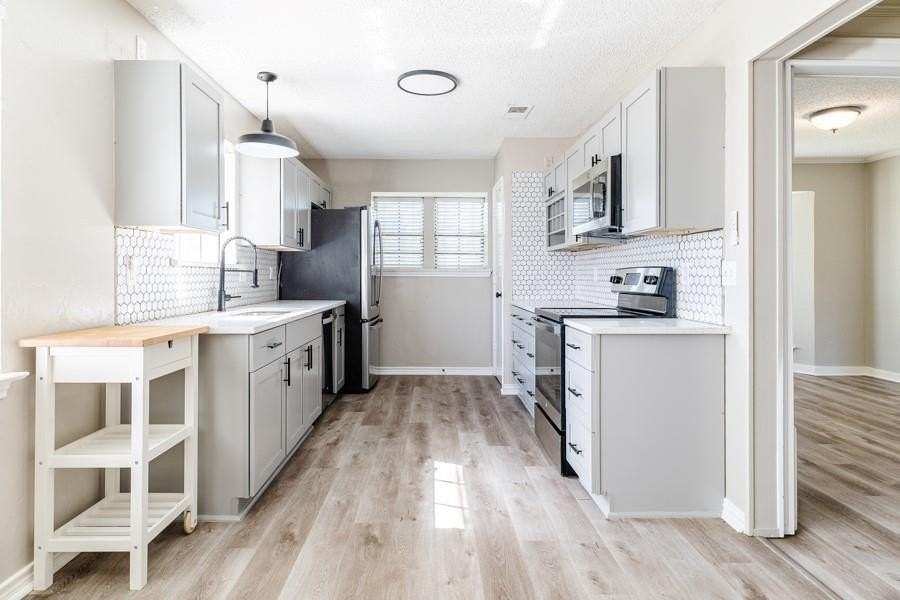 2821 Glen Forest Ln - Photo 4 of 28