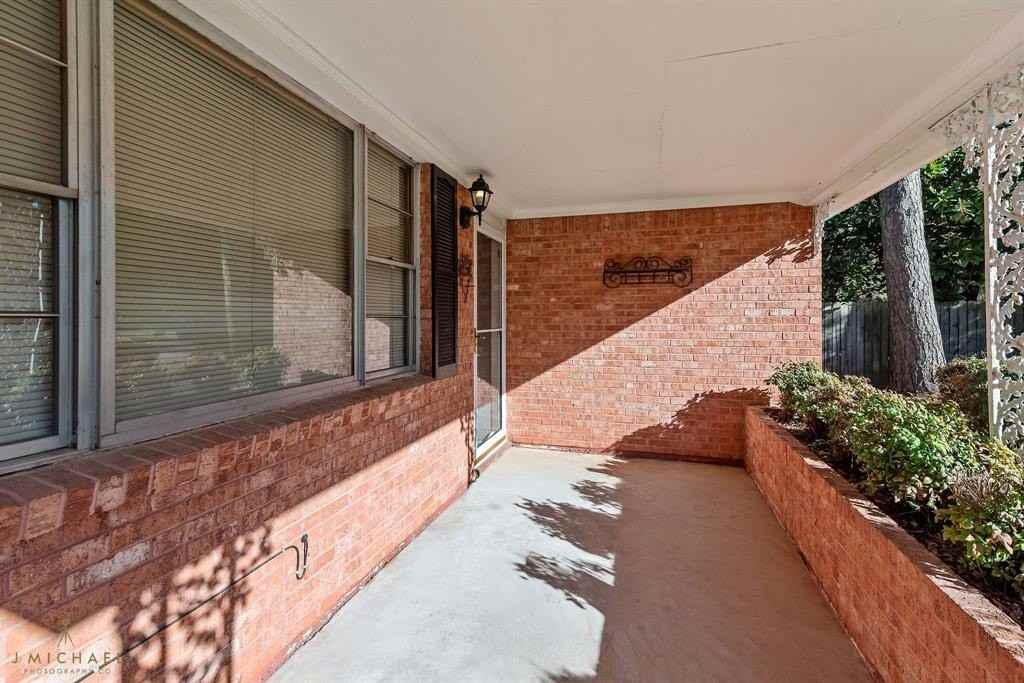 410 Haynes Ave - Photo 3 of 26