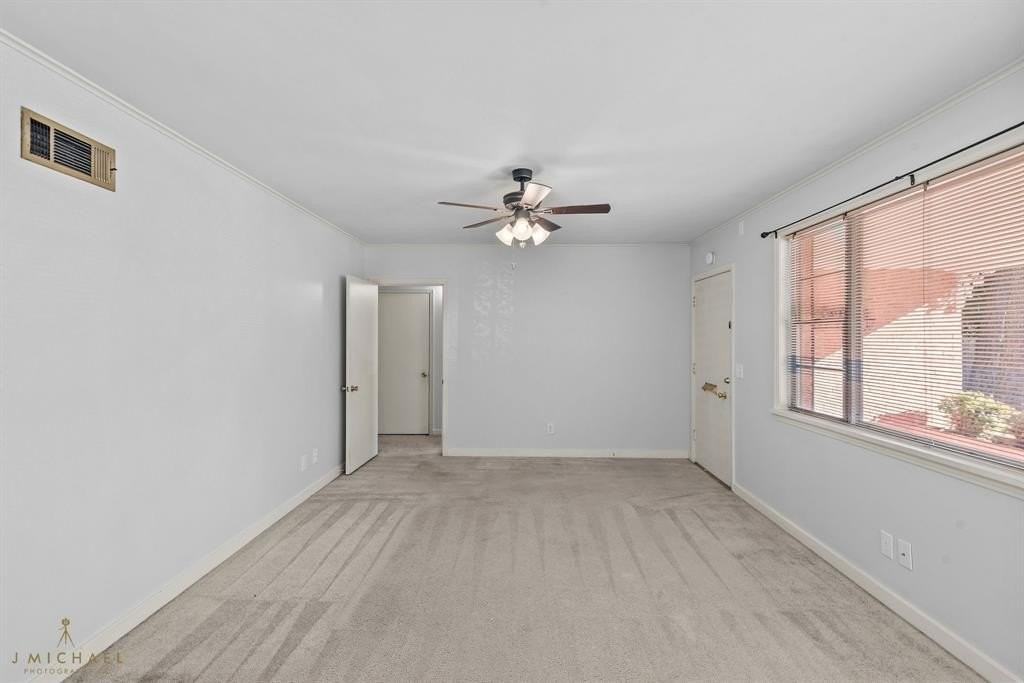 410 Haynes Ave - Photo 5 of 26