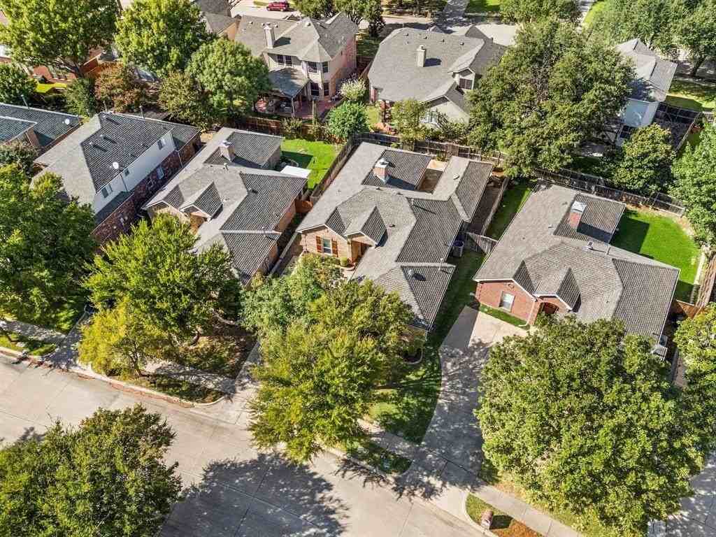 609 Wyndham Cir - Photo 6 of 27