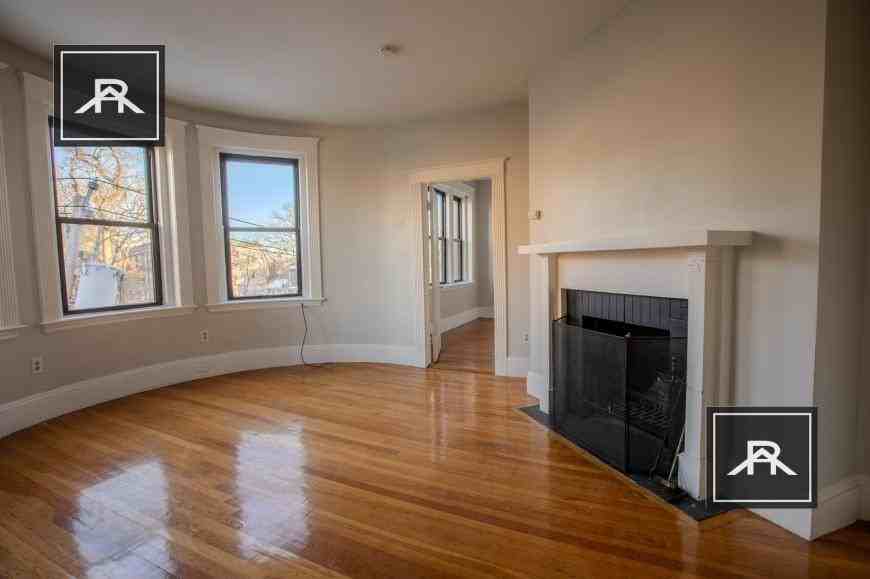 52 Cummings Rd - Photo 5 of 10