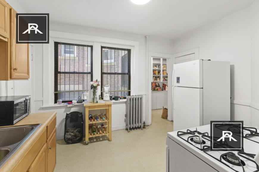 1464 Commonwealth Ave