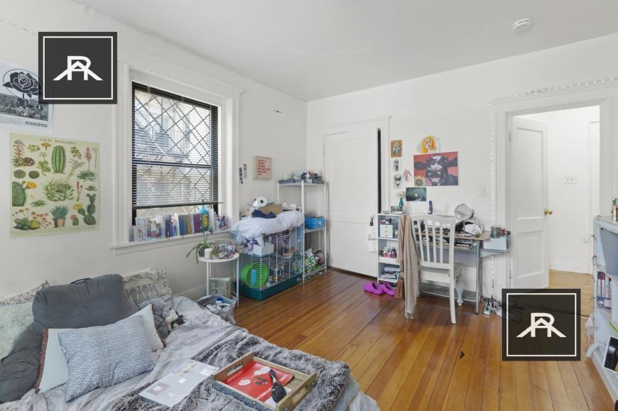 1464 Commonwealth Ave - Photo 7 of 10