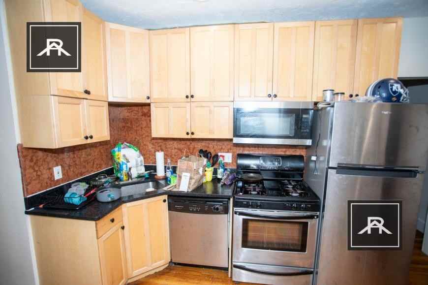 71 Thatcher St - Photo 2 of 10