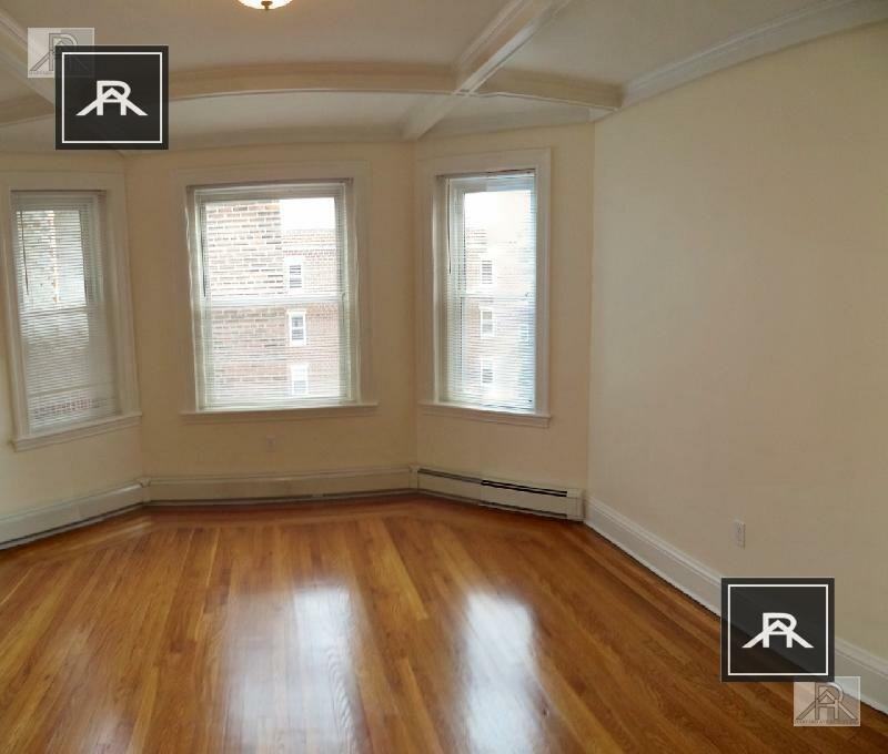 71 Thatcher St - Photo 6 of 10