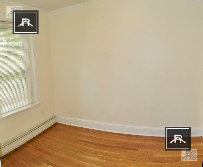 71 Thatcher St - Photo 7 of 10