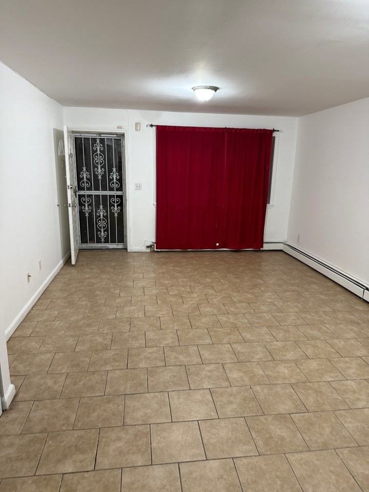 Hicks St - Photo 2 of 9