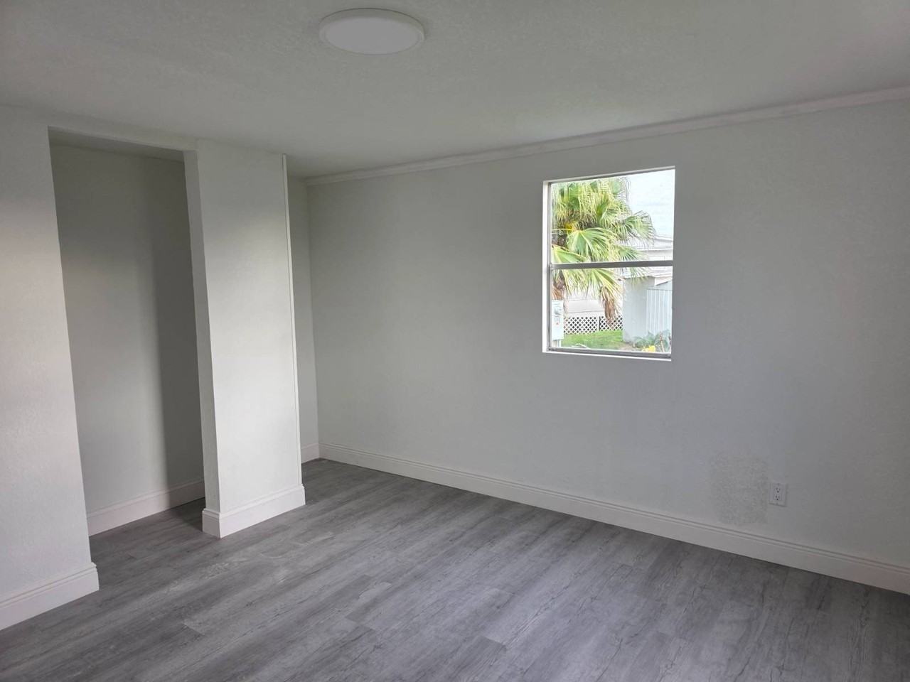 933 Chadrika - Photo 2 of 7