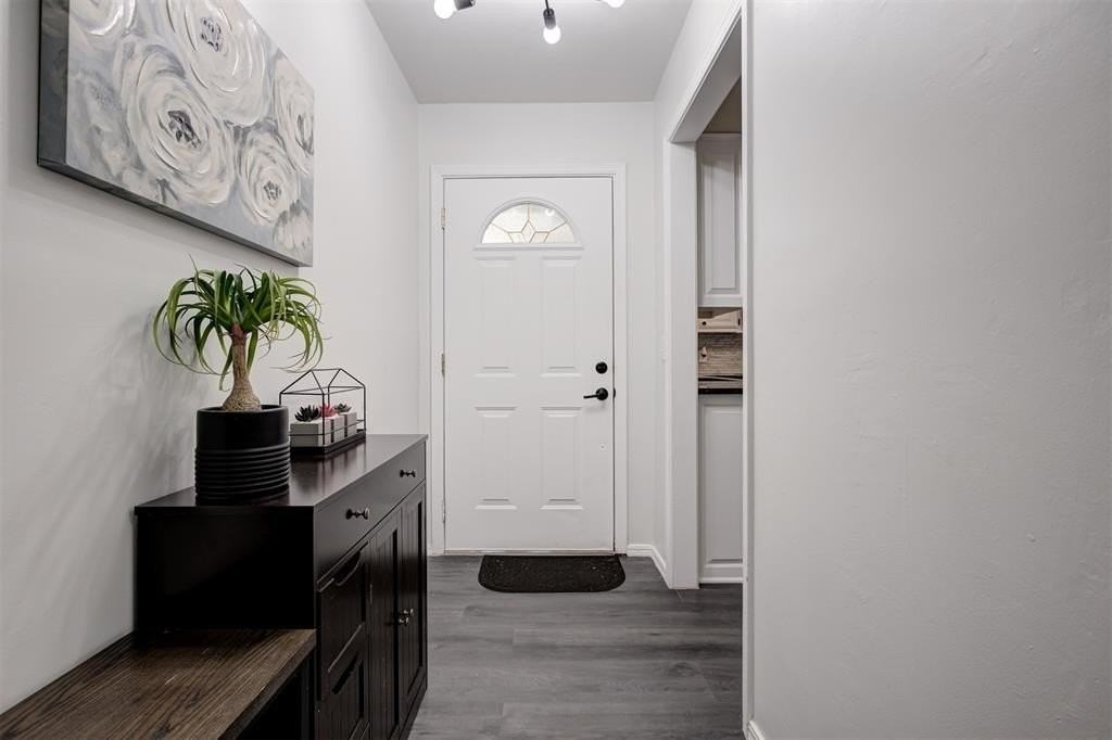 2820 Dalewood Pl - Photo 4 of 27