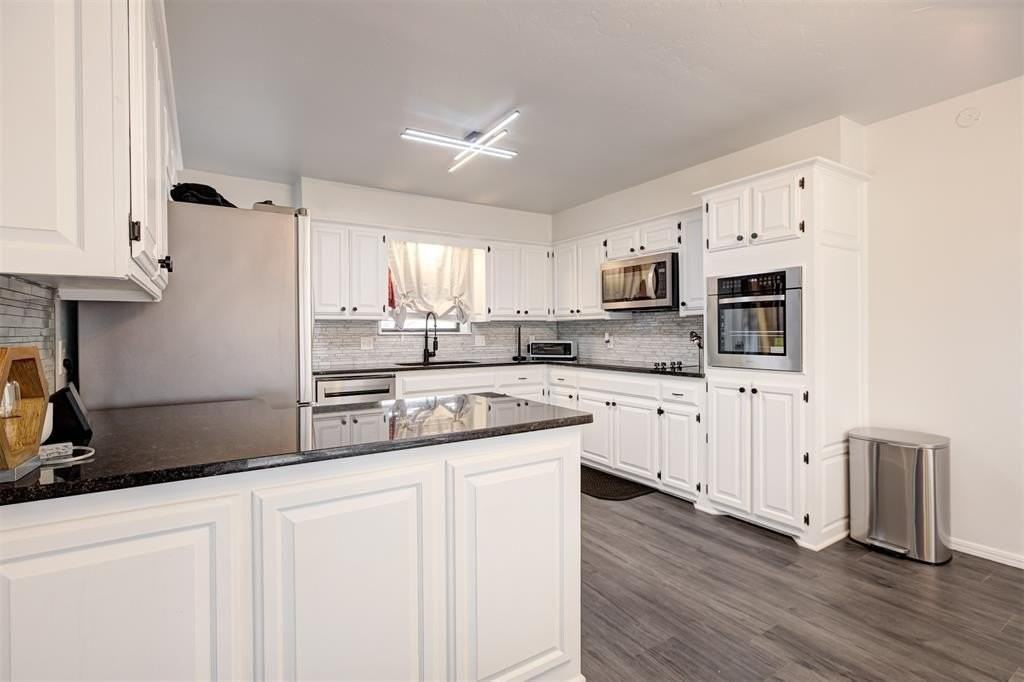 2820 Dalewood Pl - Photo 5 of 27