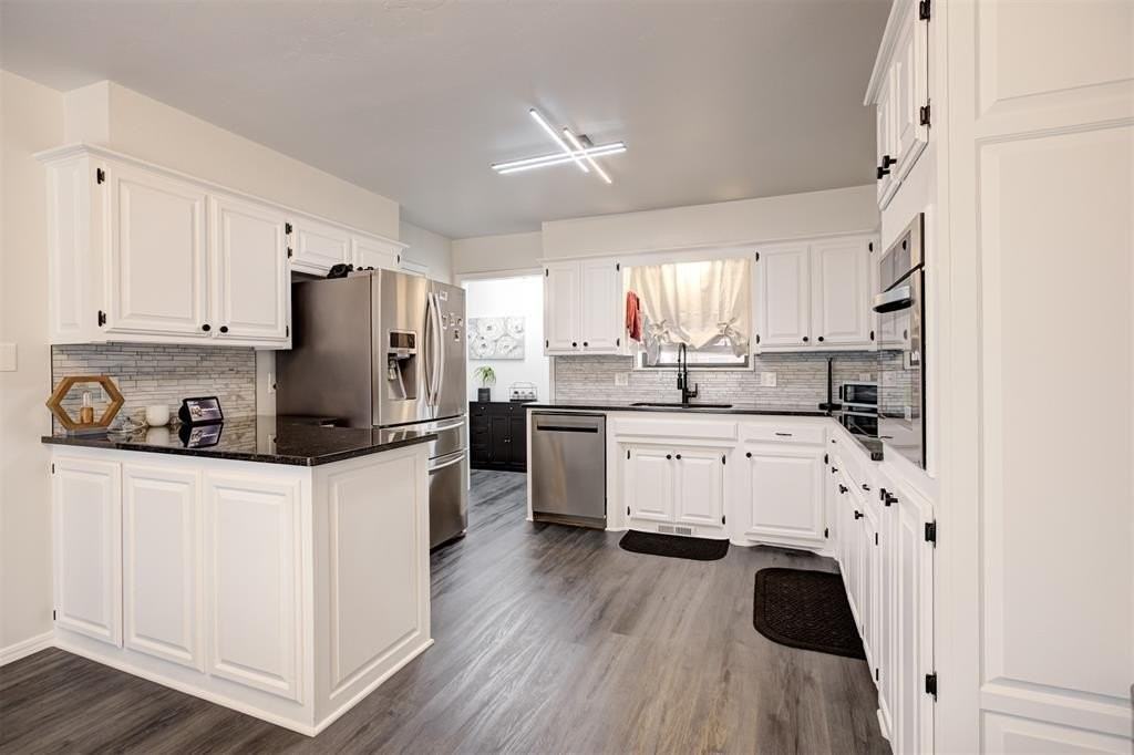 2820 Dalewood Pl - Photo 7 of 27