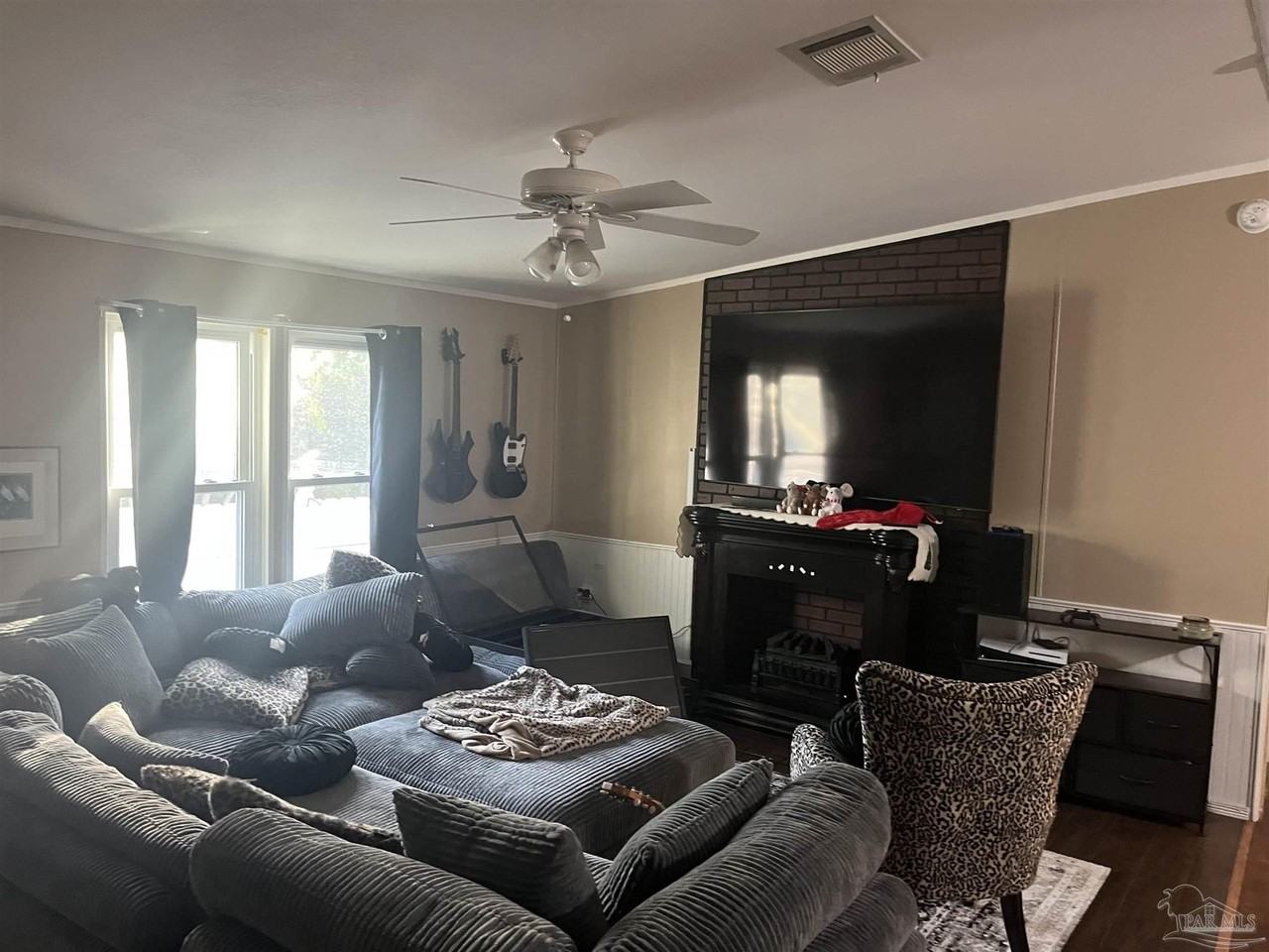 5434 Rogers Ave - Photo 3 of 9