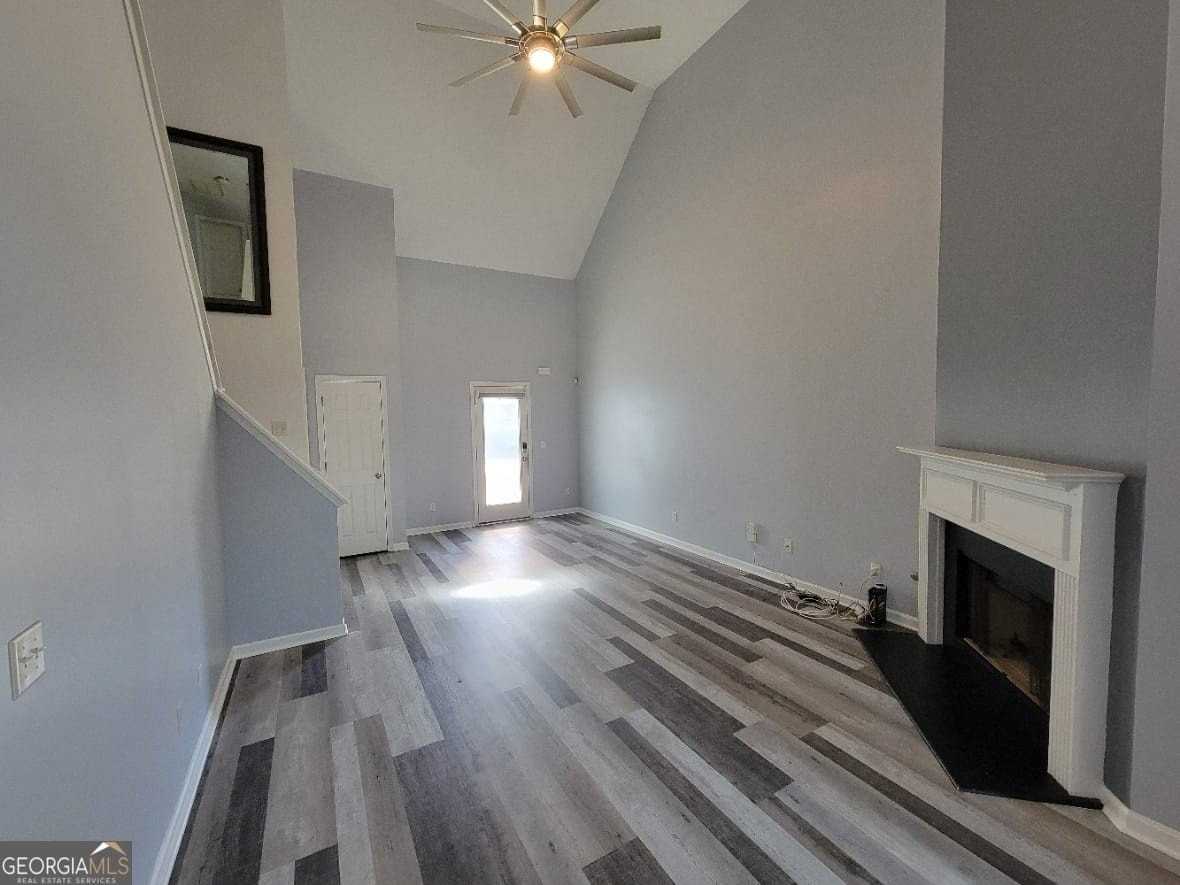 175 Stillwood Dr - Photo 3 of 33