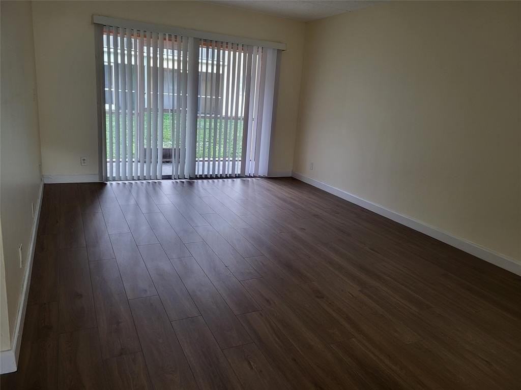 1501 Crescent Cir #B12 - Photo 6 of 11