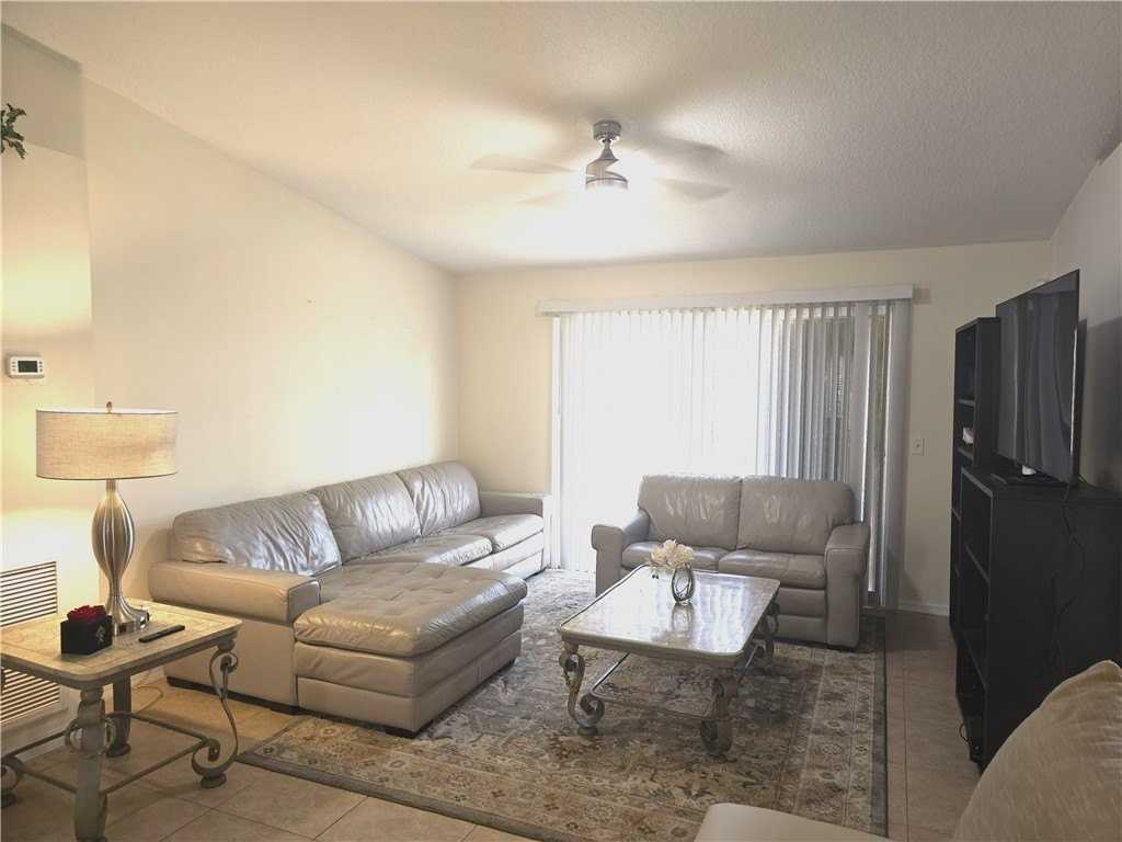 1110 19th Ave Sw - Photo 2 of 14