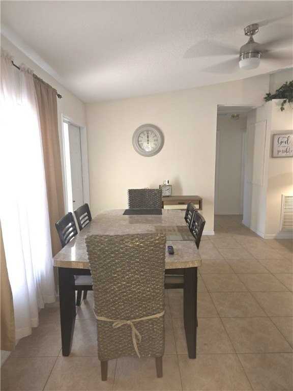 1110 19th Ave Sw - Photo 4 of 14