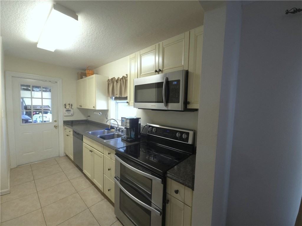 1110 19th Ave Sw - Photo 7 of 14