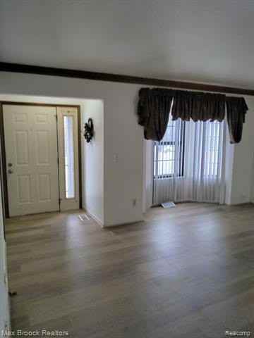 69 Meadow Wood Dr - Photo 3 of 9