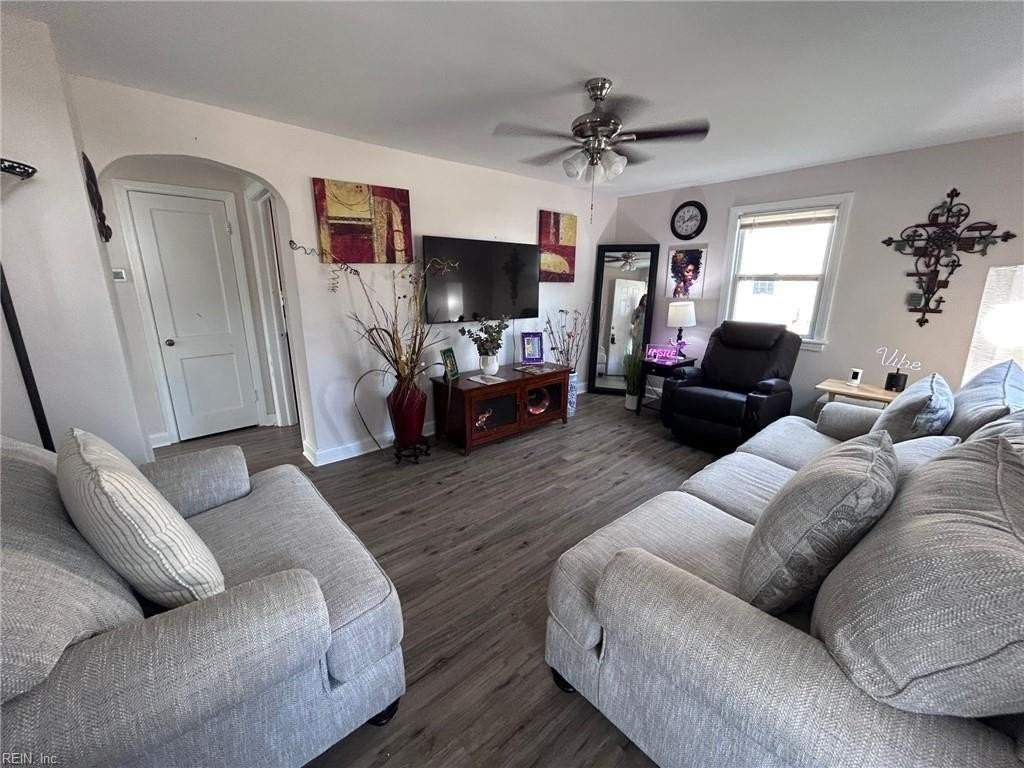 239 Burgoyne Rd - Photo 4 of 14