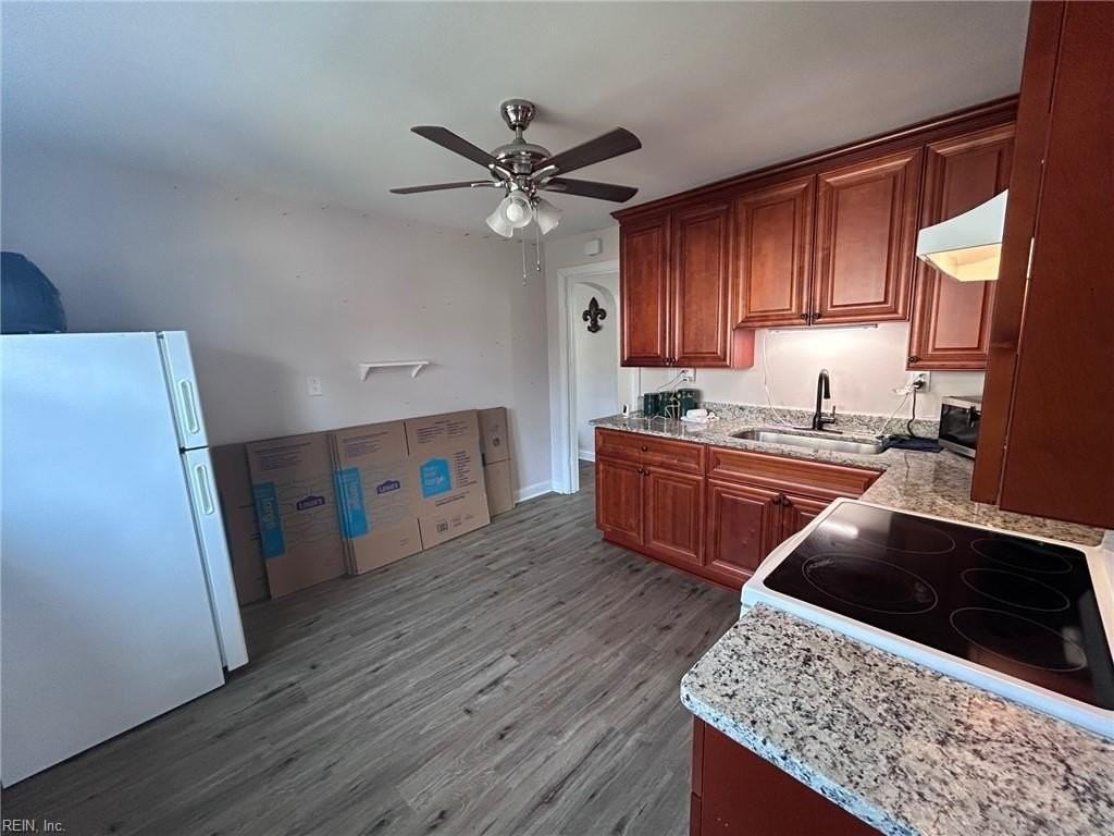 239 Burgoyne Rd - Photo 7 of 14